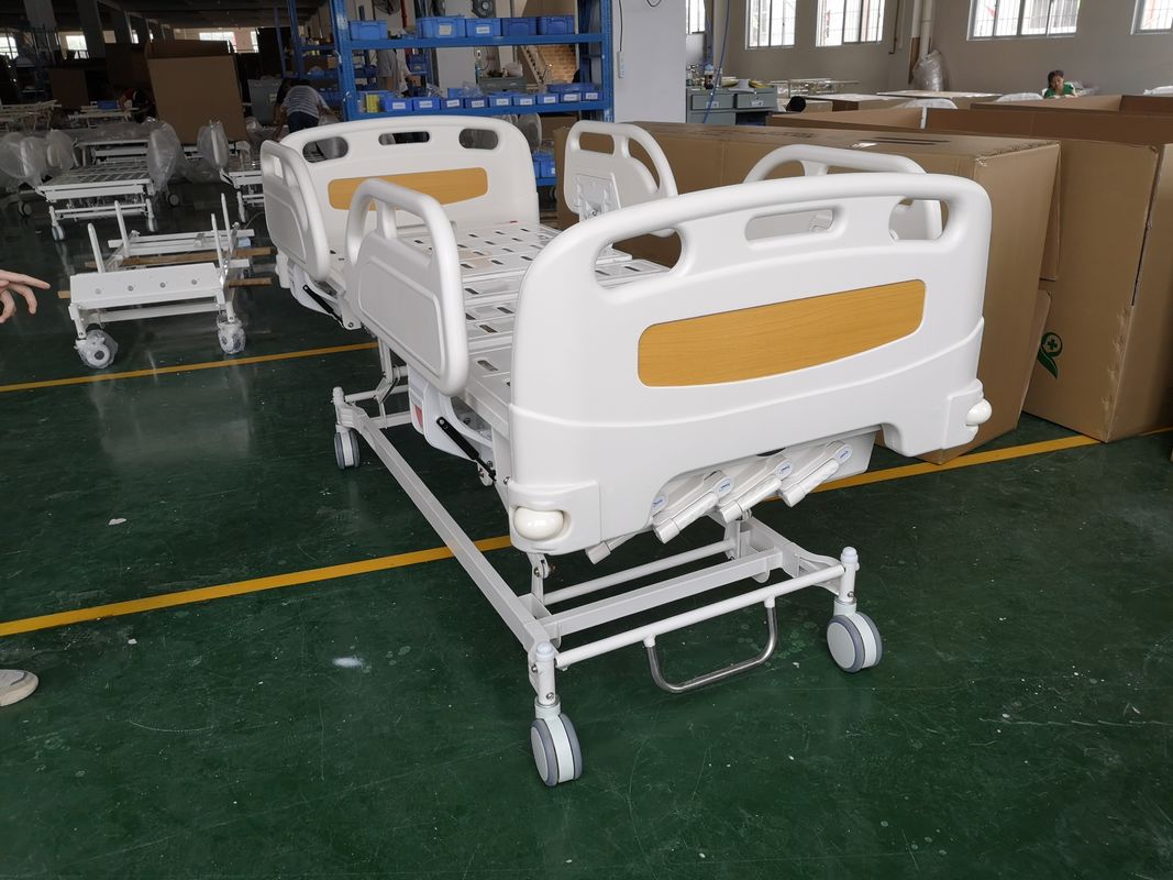 Three Crank Manual Patient ICU Care Bed PP Side Rails Pediatric Manual