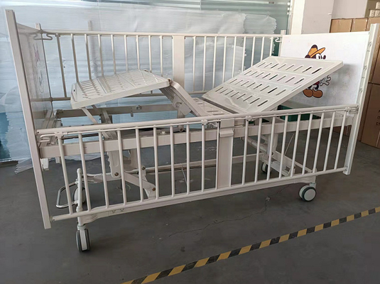 White Hospital Baby Crib With Cartoon Pictures OEM Available