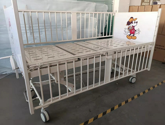 White Hospital Baby Crib With Cartoon Pictures OEM Available