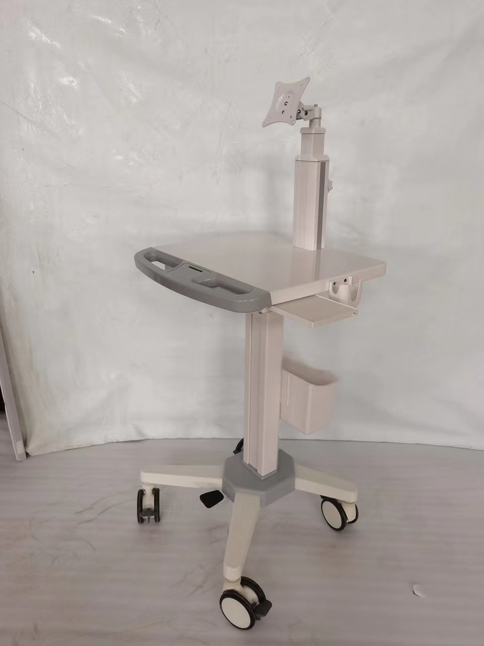 Mobile Medical Equipment Trolley Workstation On Wheels Hospital All In One Computer Cart