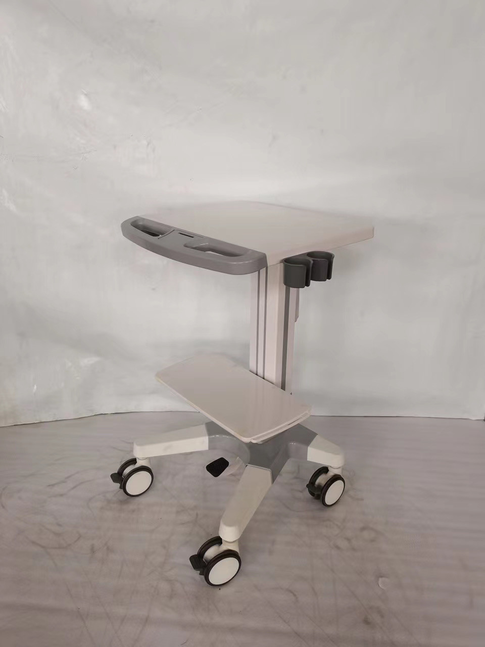 Mobile Medical Equipment Trolley Workstation On Wheels Hospital All In One Computer Cart